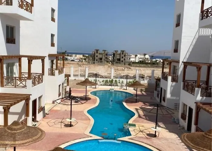 The Nest - Tiran View Appartement *
