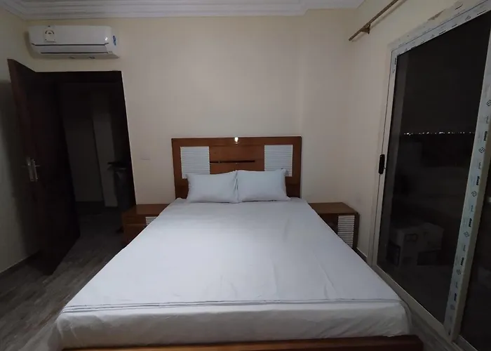 The Nest - Tiran View Appartement